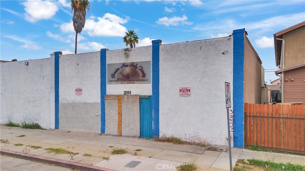 10808 S Broadway