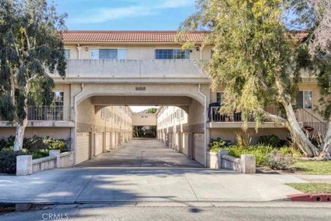 Photo of 10215 Variel Ave, Chatsworth, CA 91311 (MLS # SR26064025)