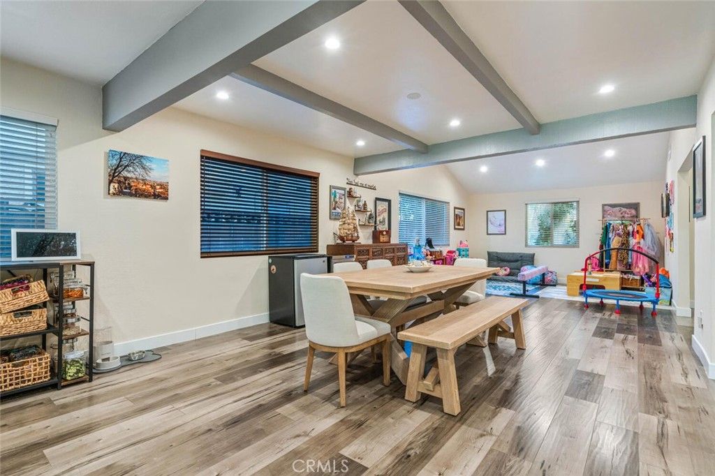 Photo of 6321 Balcom Avenue, Encino, CA 91316 (MLS # SR26062428)