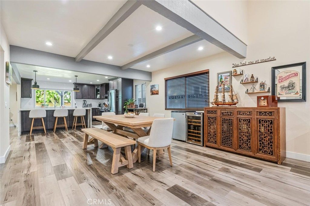 Photo of 6321 Balcom Avenue, Encino, CA 91316 (MLS # SR26062428)