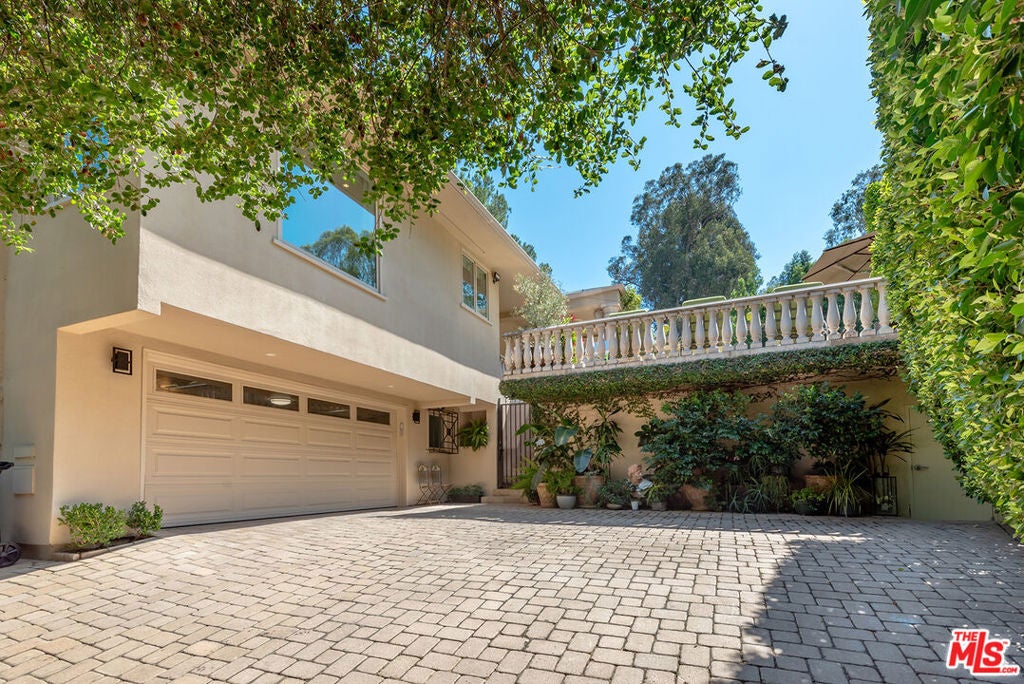 3235 Oakdell Lane