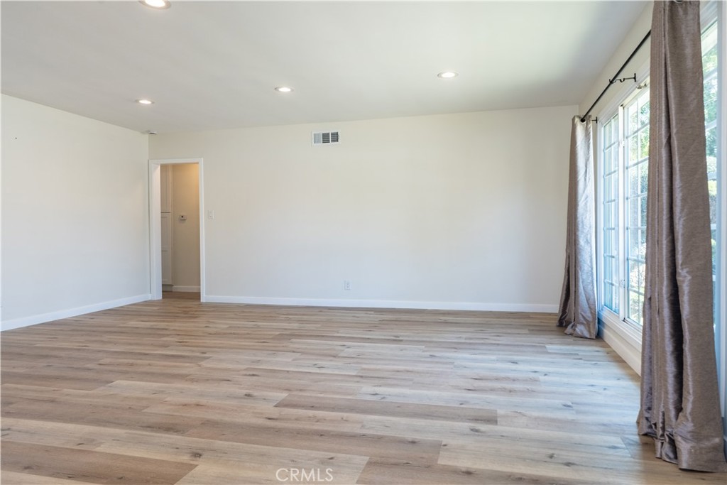 1652 W 182nd Street