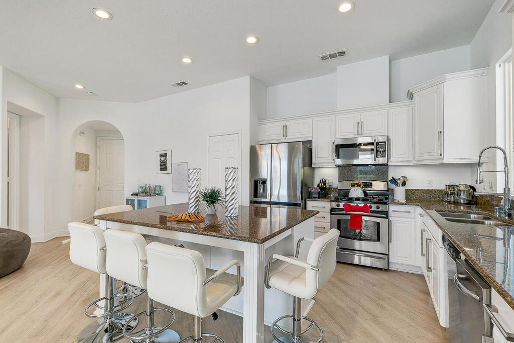 84297 Canzone Drive