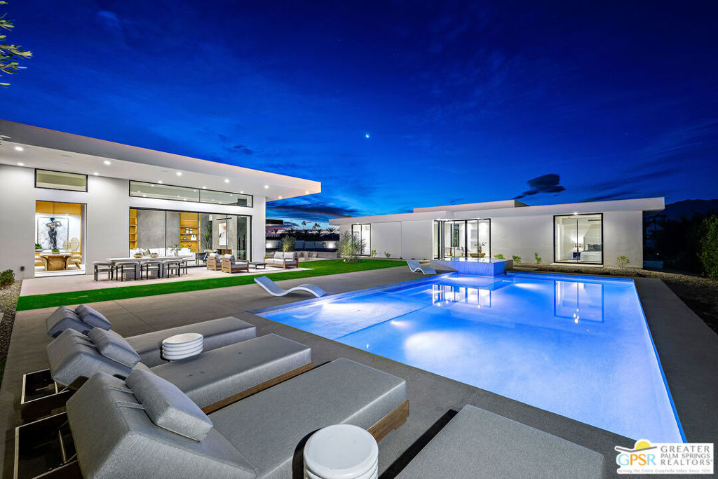 2 Wren Court