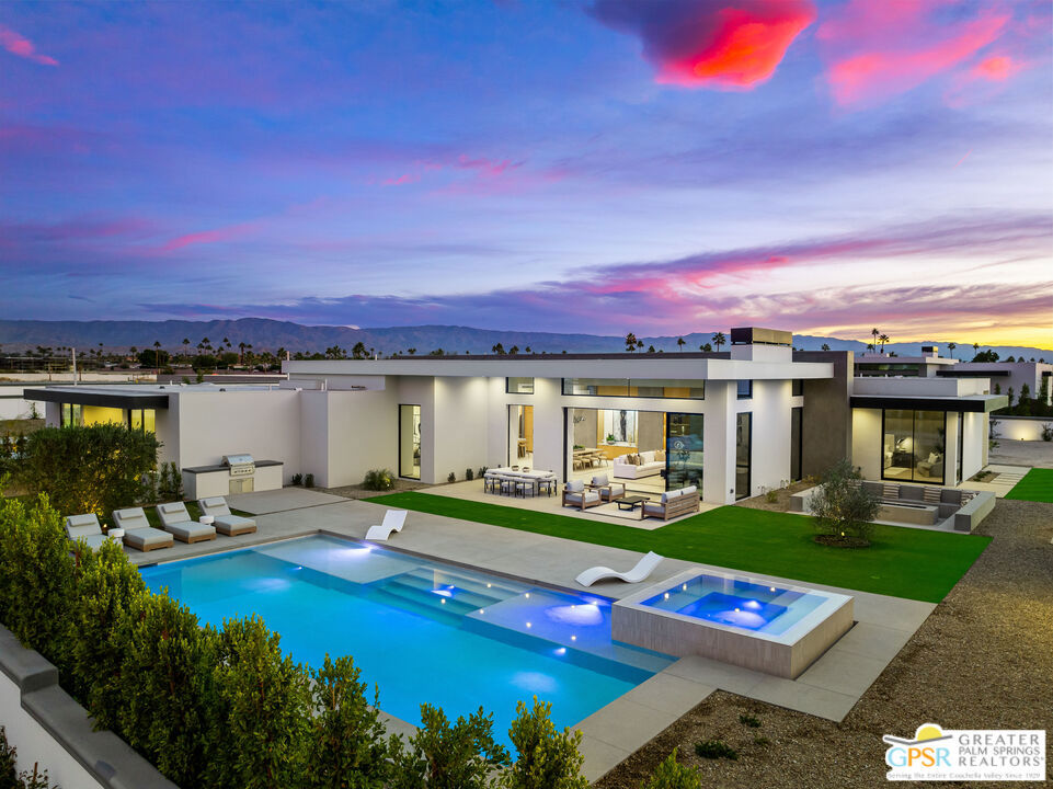 2 Wren Court