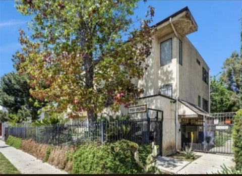 Photo of 14435 Valerio ST #15, Van Nuys, CA 91405 (MLS # SR26210589)