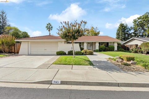 Photo of 945 Natchez Dr DR, Walnut Creek, CA 94598 (MLS # 41152468)