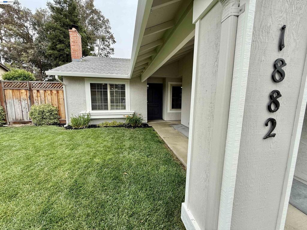 1882 Carnation Cir