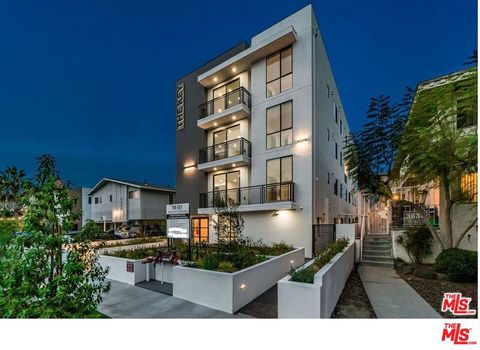 Photo of 3632 S Keystone Avenue #303, Los Angeles, CA 90034 (MLS # 25607965)