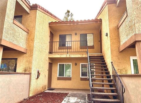 Photo of 1110 W Blaine St, Riverside, CA 92507 (MLS # SW26066125)