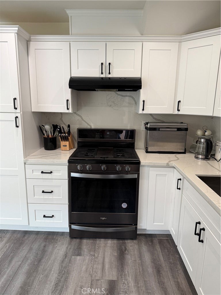 17111 Roscoe Boulevard 15
