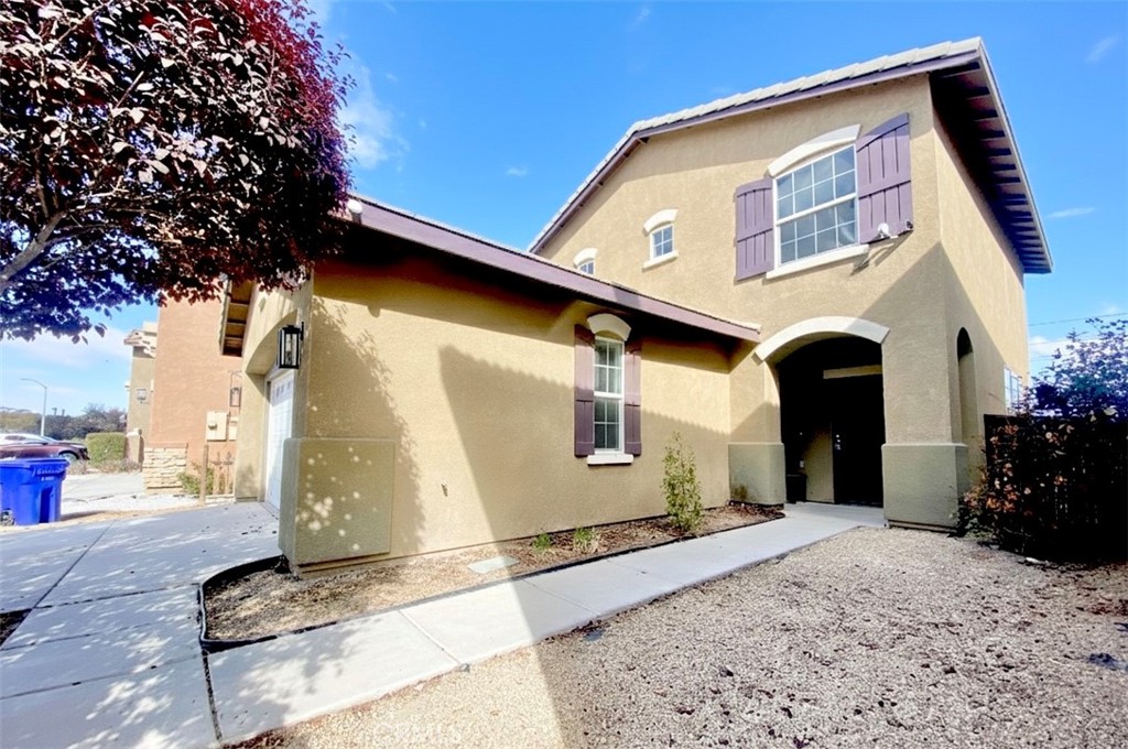 Spacious 4-Bedroom Home in Victorville – Move-In Ready!
Welcome to this beautiful two-story home featuring 4 bedrooms and 2.5 bathrooms, perfectly situated in a quiet neighborhood in Victorville. With fresh interior paint and a spacious layout, this property is ideal for families or anyone looking for extra room to spread out.
Step inside to discover an inviting living space with natural light, neutral colors, and an open floor plan that flows seamlessly from the living room to the dining area and kitchen. Upstairs, you'll find all four bedrooms, including a spacious primary suite with an en-suite bathroom and ample closet space.
Fresh interior paint. New flooring throughout the home. Convenient location near schools, parks, and shopping
Enjoy the benefits of a well-maintained home with no HOA fees and plenty of room to grow. Whether you're a first-time buyer or upgrading to more space, this home has everything you need.
Don’t miss out — schedule your private tour today!