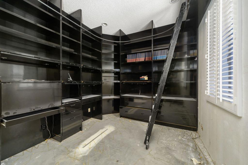 Thunderbird C.C. - Residential