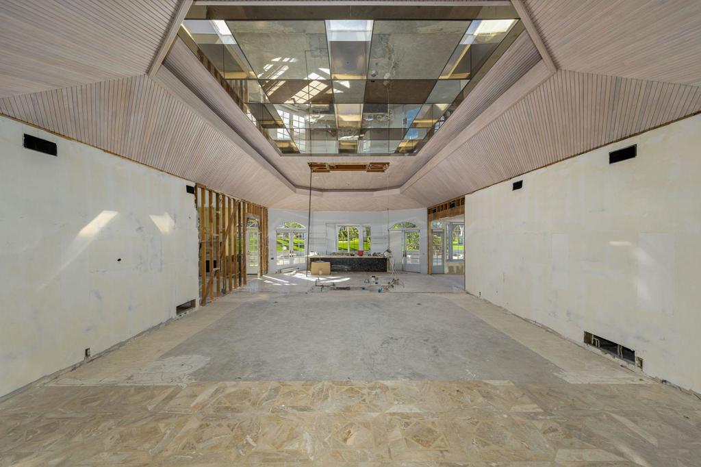 Thunderbird C.C. - Residential