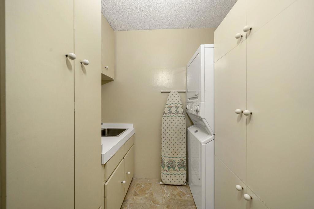 Thunderbird C.C. - Residential