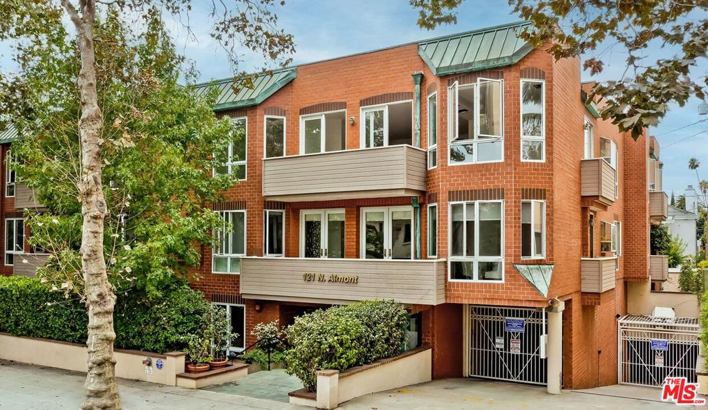 121 N Almont Drive 205