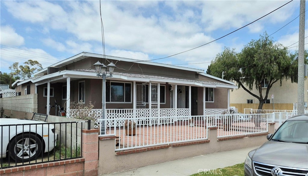 3661 Seabright Avenue