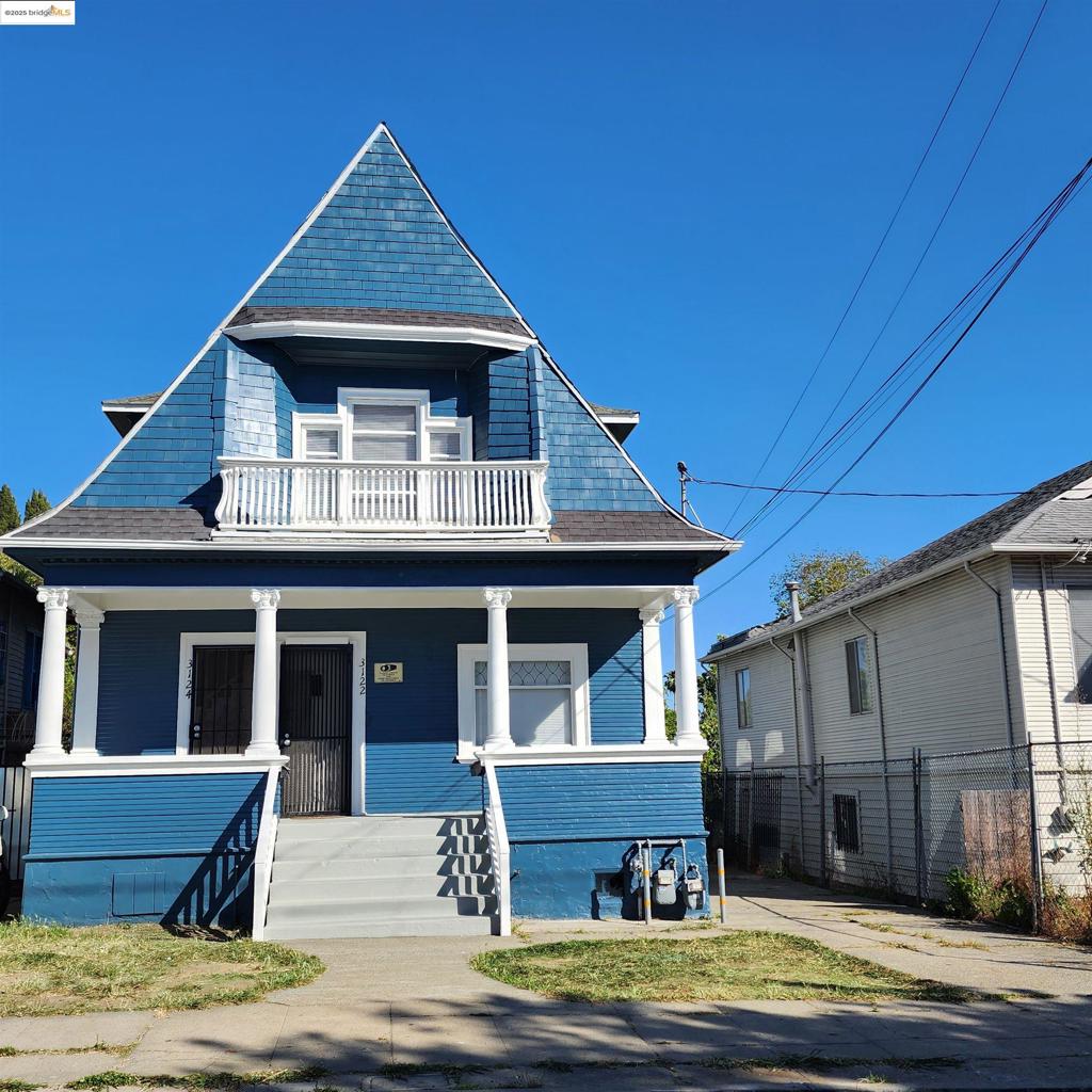 Unique Edwardian Duplex with Original Details and Charm. Lots of Opportunity to Expand Units and / or Add ADU. Owner Occupied Bachelor Pad and Not Ever Rented in 70 Years. Separate WATER Meter, Separate Electric, Separate Gas, and Individual Hot WATER Heaters. Great for Investor and Home Owners. Short Walk to Great Coffee North or East and Plenty of Restaurants that Represent East Bay Neighborhood. Choices for Everyone - Yummy Restaurants, Hardware Store, Banks, Fresh Produce, Karate Dojo, Yoga Studios, Gym and Everything Else for Simple Easy Urban Lifestyle.