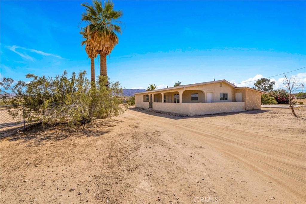 4611 Oasis