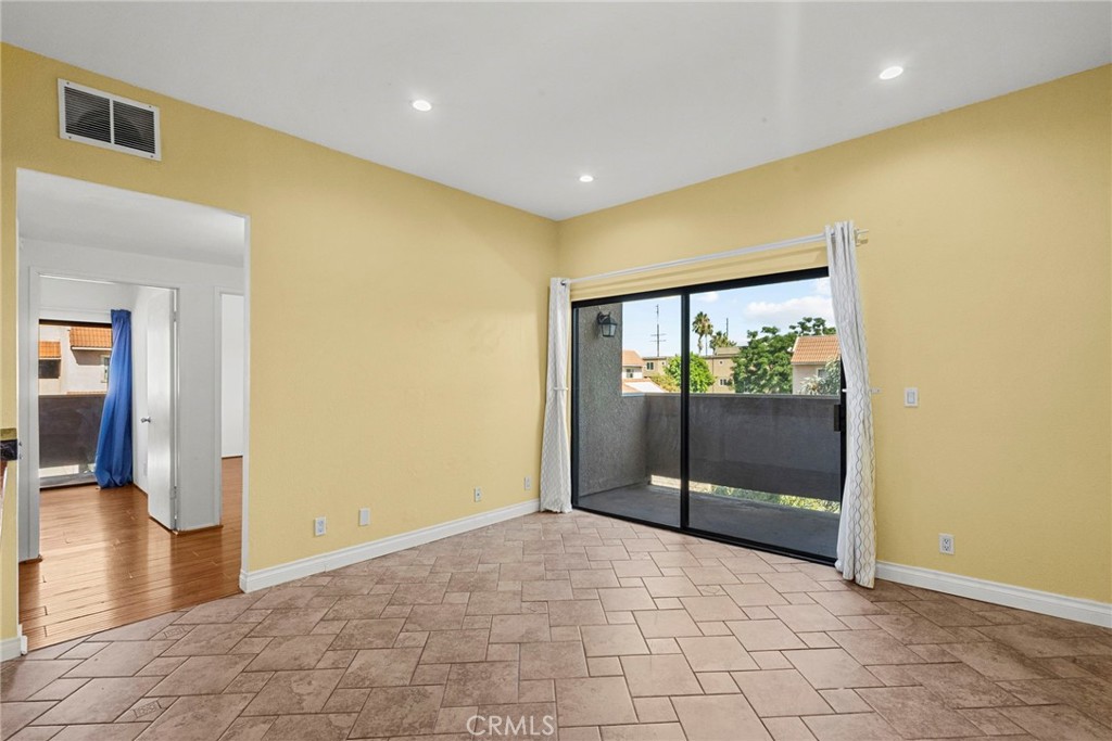 10943 Laurel Canyon Boulevard C10