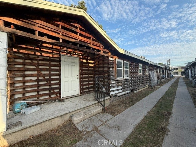 1094 W 39th