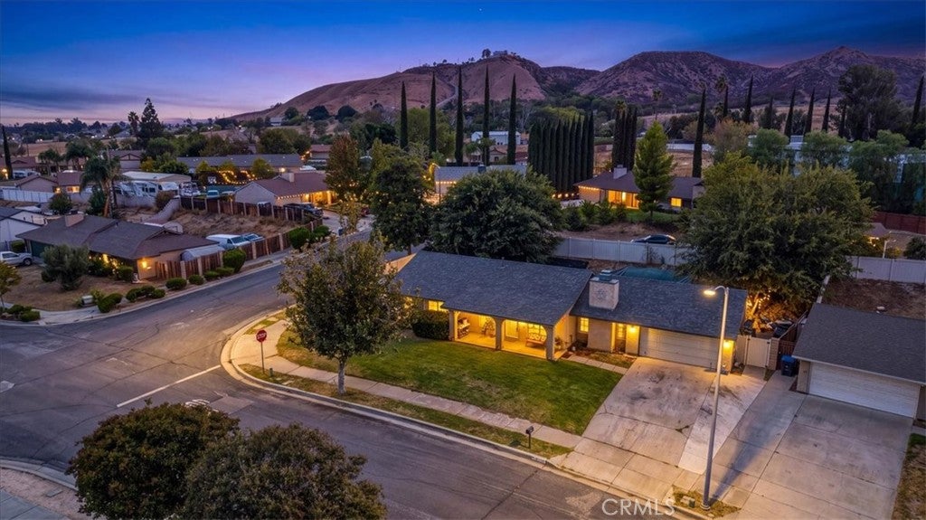 1423 W. Hoffer
