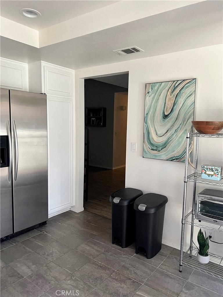 Las Palomas 2 - Residential Lease