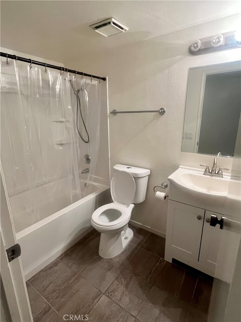 Las Palomas 2 - Residential Lease