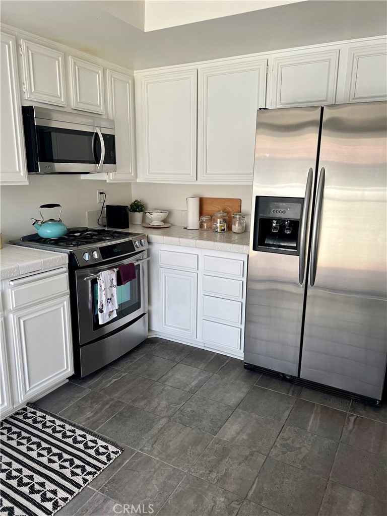 Las Palomas 2 - Residential Lease