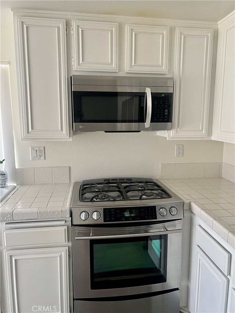 Las Palomas 2 - Residential Lease