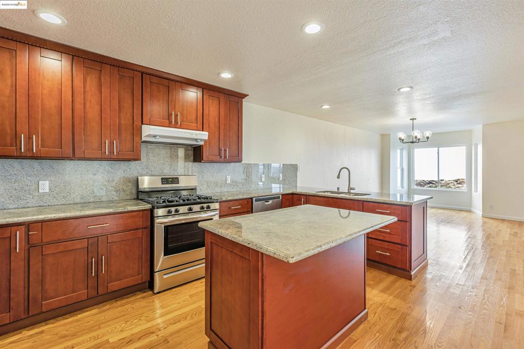 OUTER SUNSET - Residential
