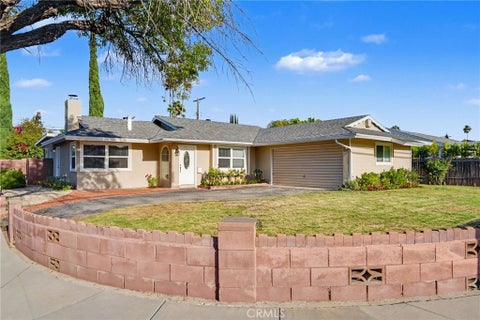 Photo of 23142 Strathern ST, West Hills, CA 91304 (MLS # SR26181579)