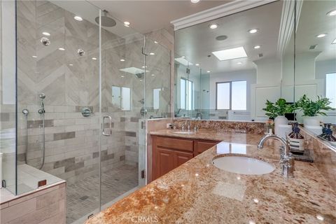 Tiny photo for 1902 Marshallfield Lane #A, Redondo Beach, CA 90278 (MLS # SB25233713)