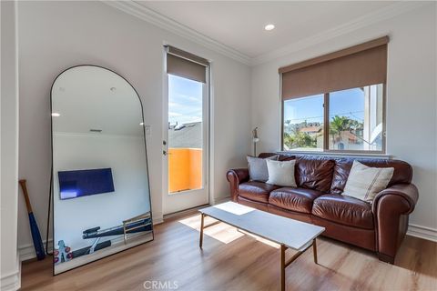 Tiny photo for 1902 Marshallfield Lane #A, Redondo Beach, CA 90278 (MLS # SB25233713)