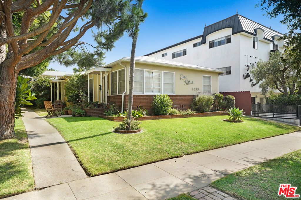 Photo of 1031 10th Street, Santa Monica, CA 90403 (MLS # 25628553)