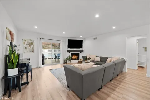 5042 Carolyn Way, Glendale, CA 91214 - MLS#: SR25229302