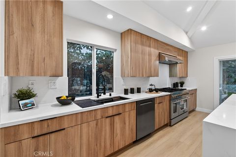 Tiny photo for 5506 Forest Cove Ln, Agoura Hills, CA 91301 (MLS # SR26035902)