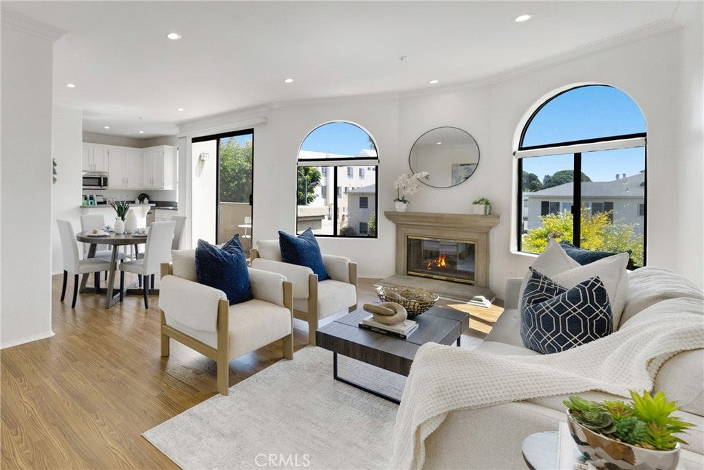 1541 S Bedford 205