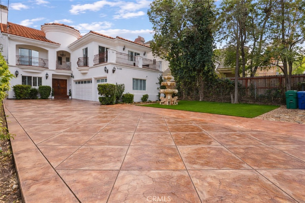 5128 Avenida Hacienda