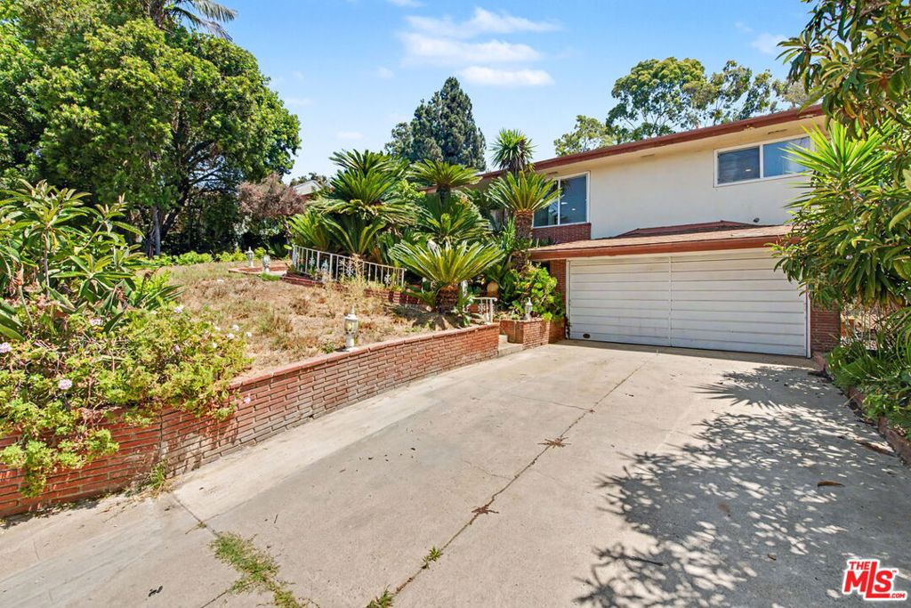108 N Thurston Avenue