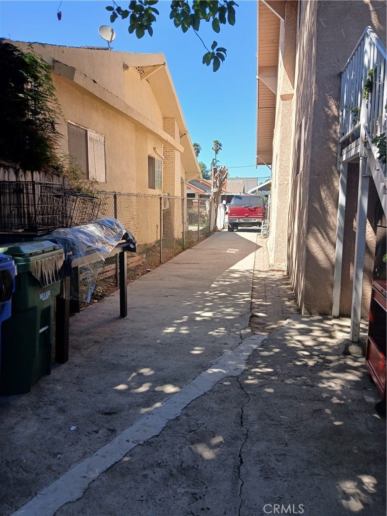 1060 W 51st