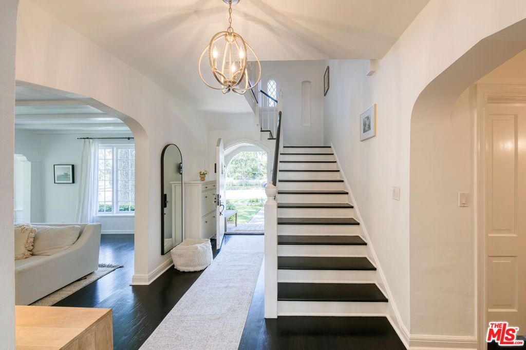 Photo of 10736 Le Conte Avenue, Los Angeles, CA 90024 (MLS # 25569151)