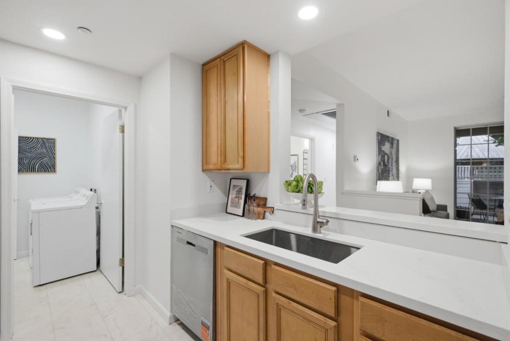 613 Arcadia Terrace 102