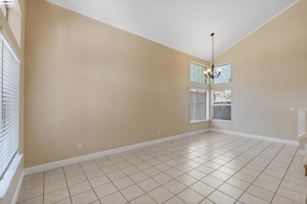 3264 Ernest Dr