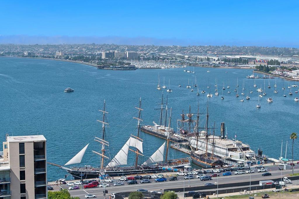 1325 Pacific Hwy 2206