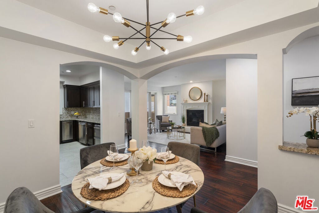5057 Maplewood Avenue 202