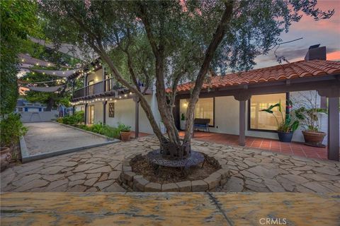 Photo of 4265 Country Club Drive, Bakersfield, CA 93306 (MLS # PI25222256)