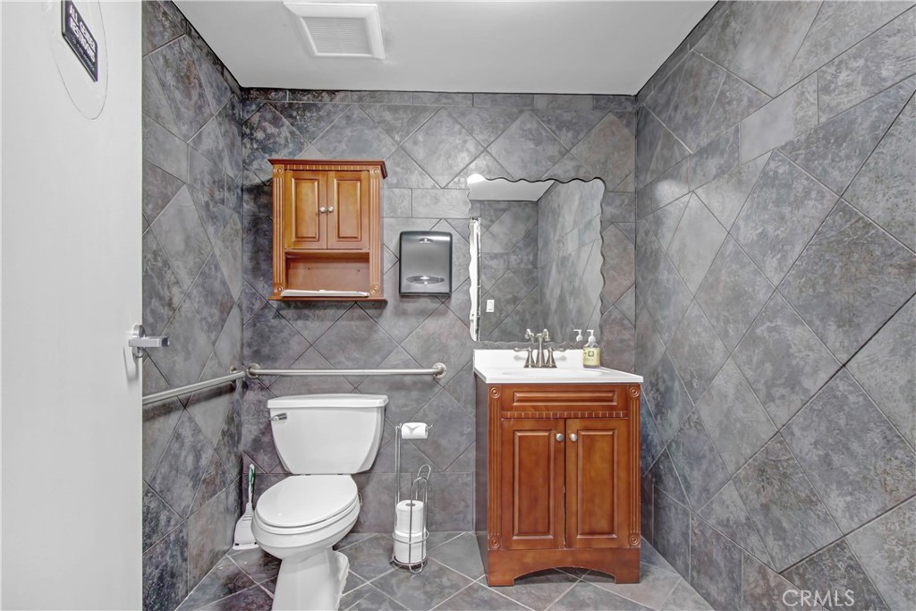 5210 Lewis Road 3 & 4