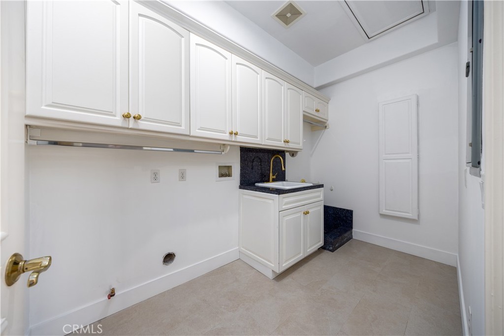 Walnut, California, 91789, United States, 7 Bedrooms Bedrooms, ,8 BathroomsBathrooms,Residential,Active,2041687