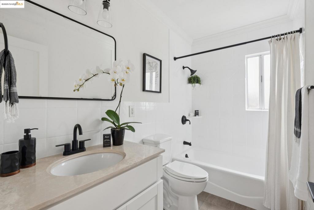 EL CERRITO - Residential